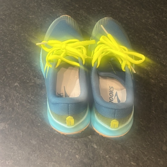 Men’s Blue and Yellow Brooks  Athletic Shoes - Picture 4 of 7